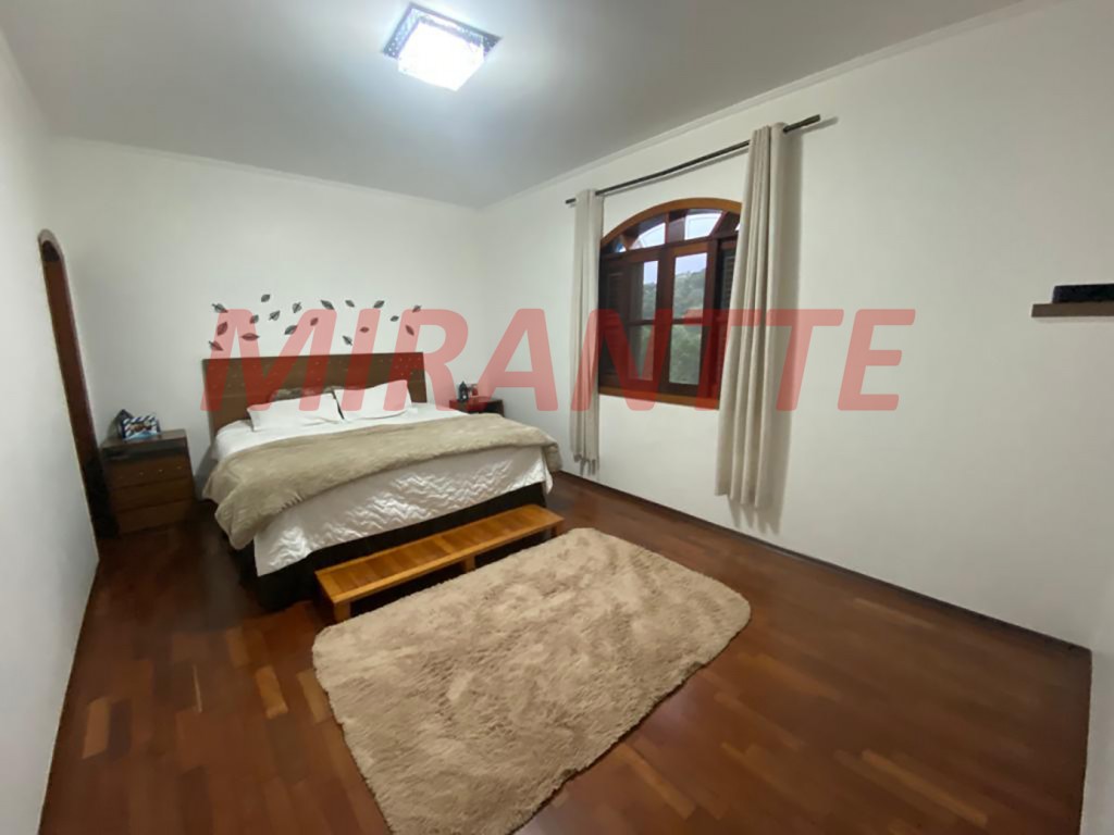 Sobrado de 600m² com 3 quartos em Serra Da Cantareira