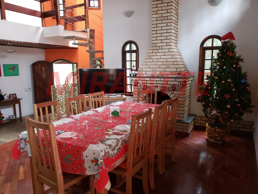 Sobrado de 246m² com 4 quartos em Palmas Do Tremembé