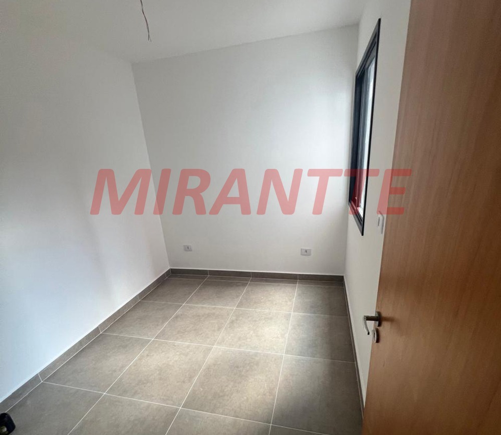 Apartamento com 2 quartos em Parque Peruche