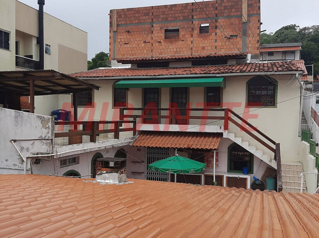Sobrado de 400m² com 5 quartos em São João do Rio Vermelho