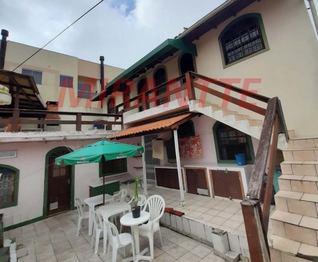 Sobrado de 400m² com 5 quartos em São João do Rio Vermelho