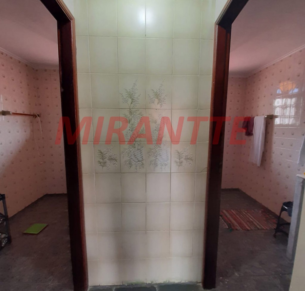Sobrado de 400m² com 5 quartos em São João do Rio Vermelho