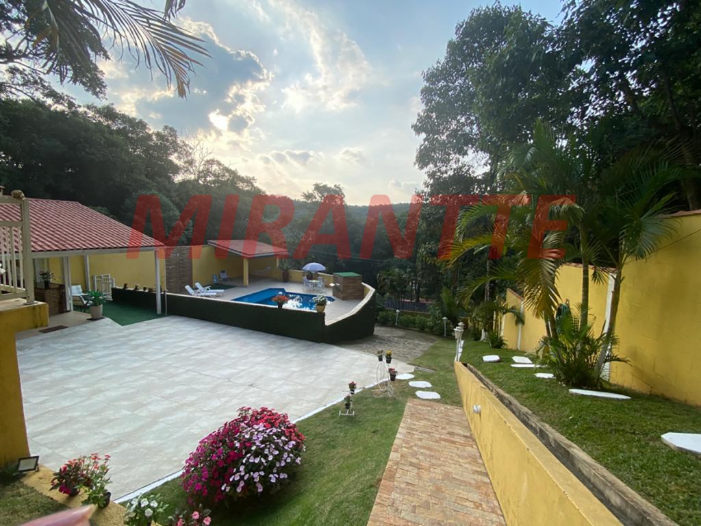 Sobrado de 353m² com 4 quartos em Serra Da Cantareira