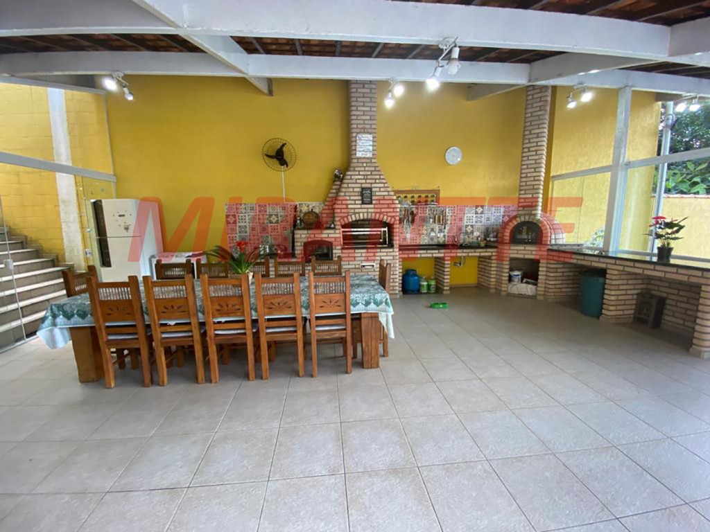 Sobrado de 353m² com 4 quartos em Serra Da Cantareira