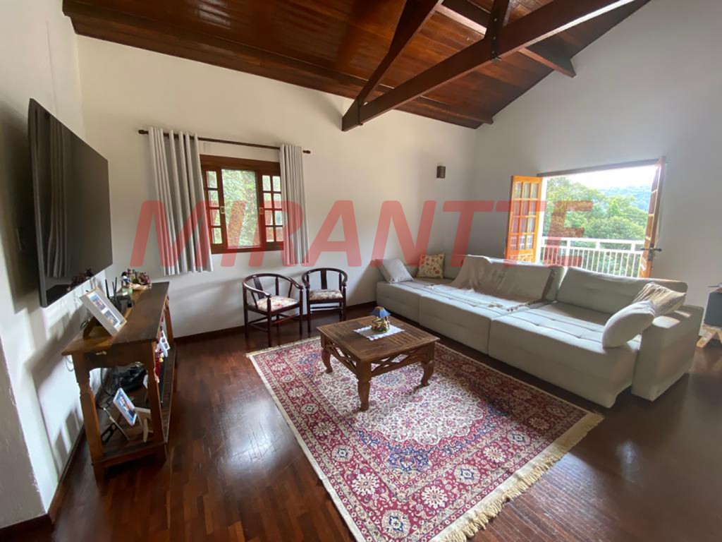 Sobrado de 353m² com 4 quartos em Serra Da Cantareira
