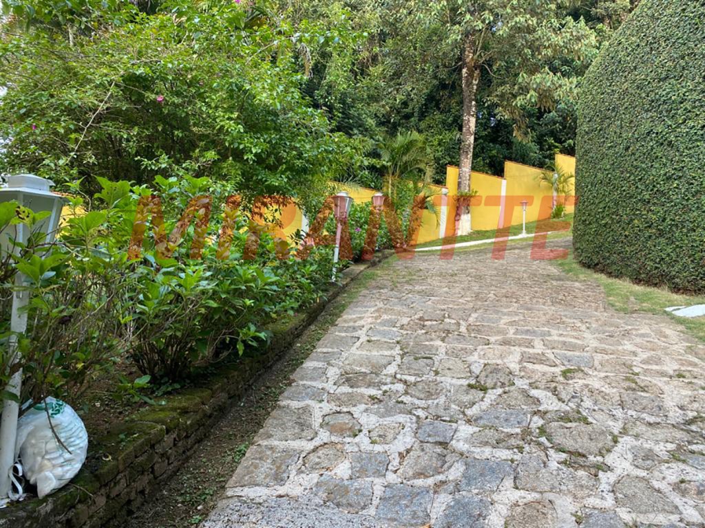 Sobrado de 353m² com 4 quartos em Serra Da Cantareira