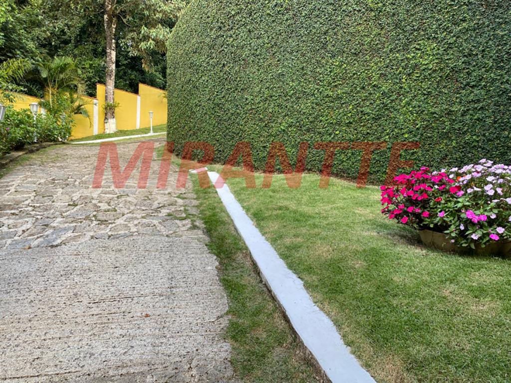 Sobrado de 353m² com 4 quartos em Serra Da Cantareira