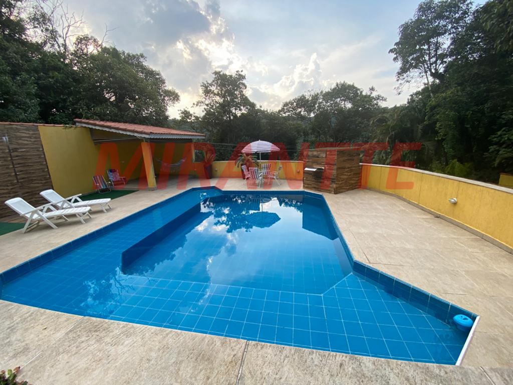 Sobrado de 353m² com 4 quartos em Serra Da Cantareira