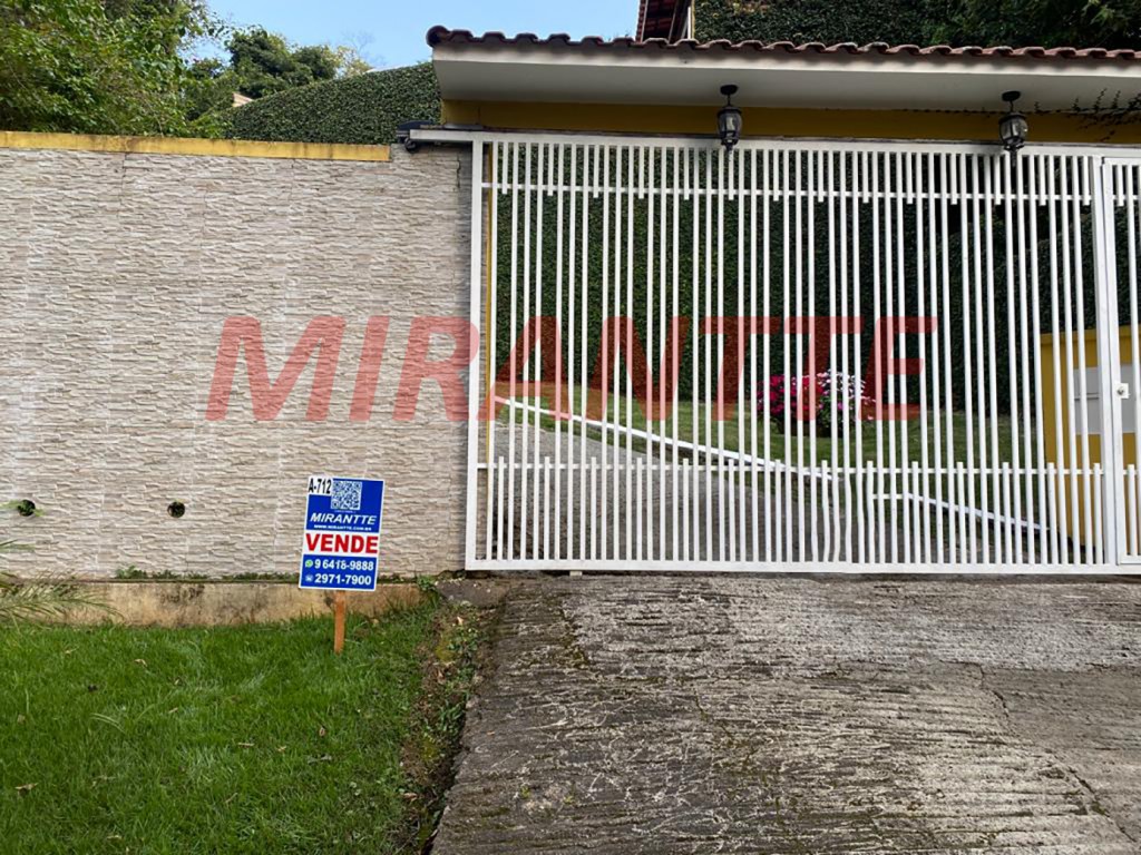 Sobrado de 353m² com 4 quartos em Serra Da Cantareira