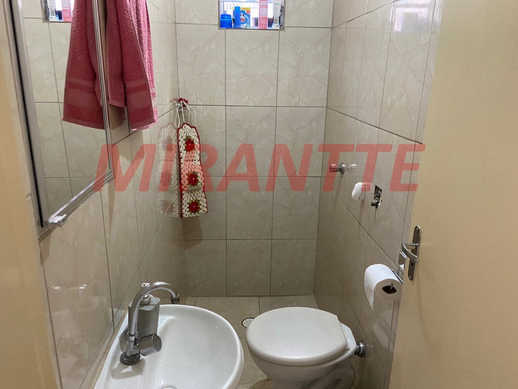 Sobrado de 200m² com 4 quartos em Jardim Elisa Maria
