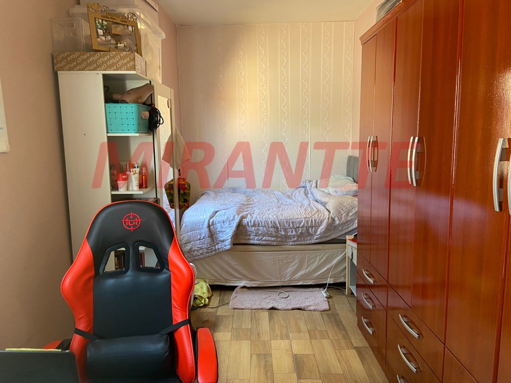 Sobrado de 200m² com 4 quartos em Jardim Elisa Maria