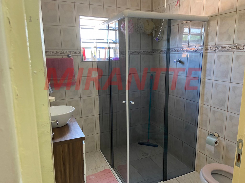 Sobrado de 200m² com 4 quartos em Jardim Elisa Maria