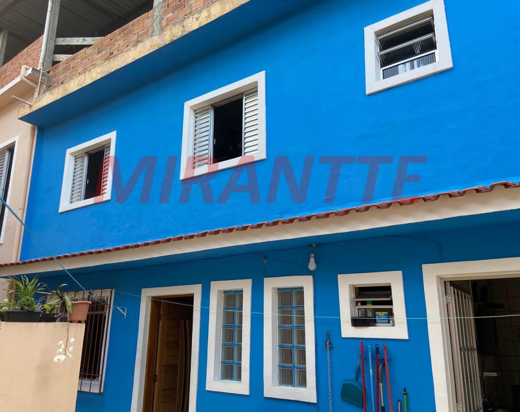 Sobrado de 200m² com 4 quartos em Jardim Elisa Maria