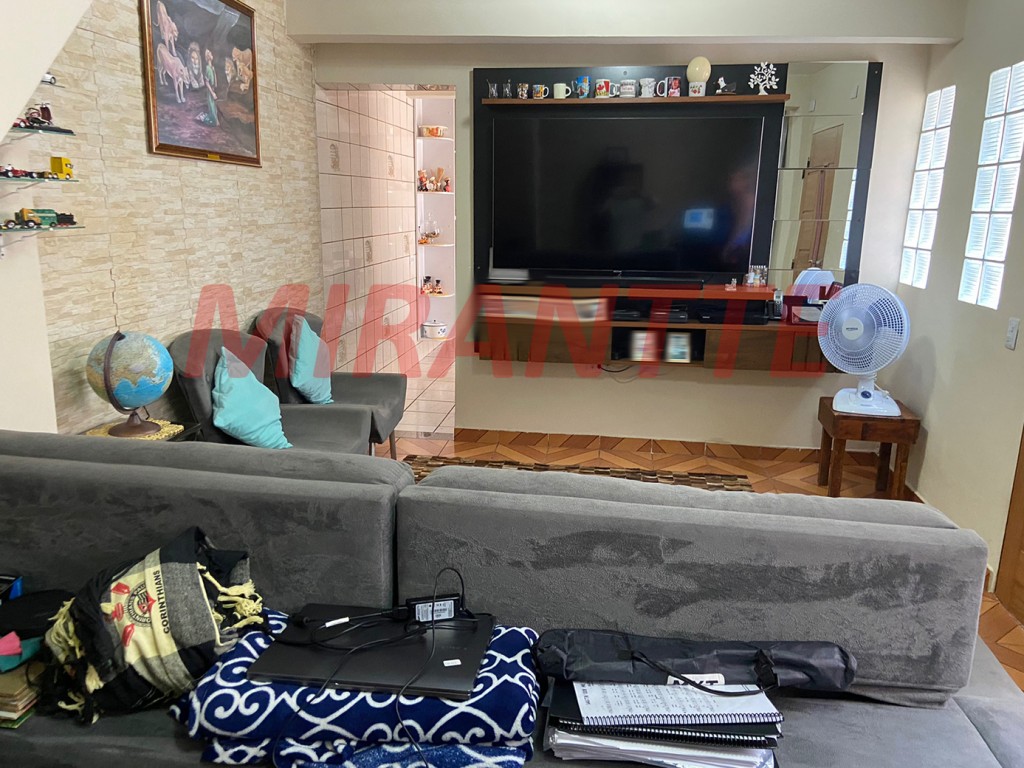 Sobrado de 200m² com 4 quartos em Jardim Elisa Maria