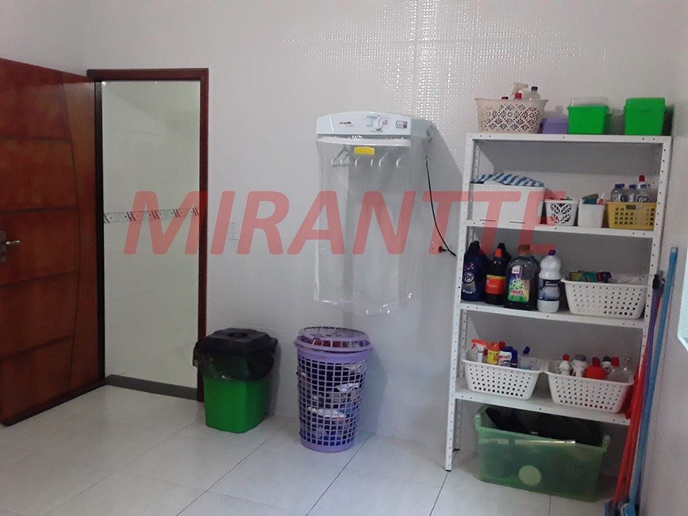 Sobrado de 240m² com 4 quartos em Vila Aurora