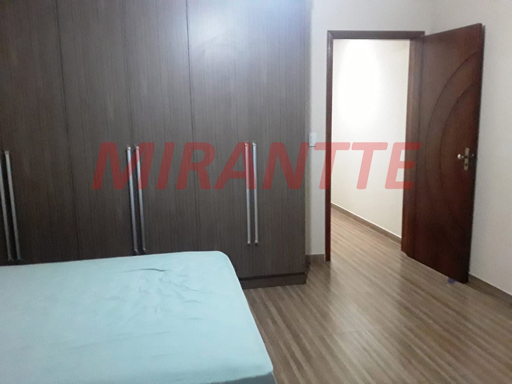 Sobrado de 240m² com 4 quartos em Vila Aurora
