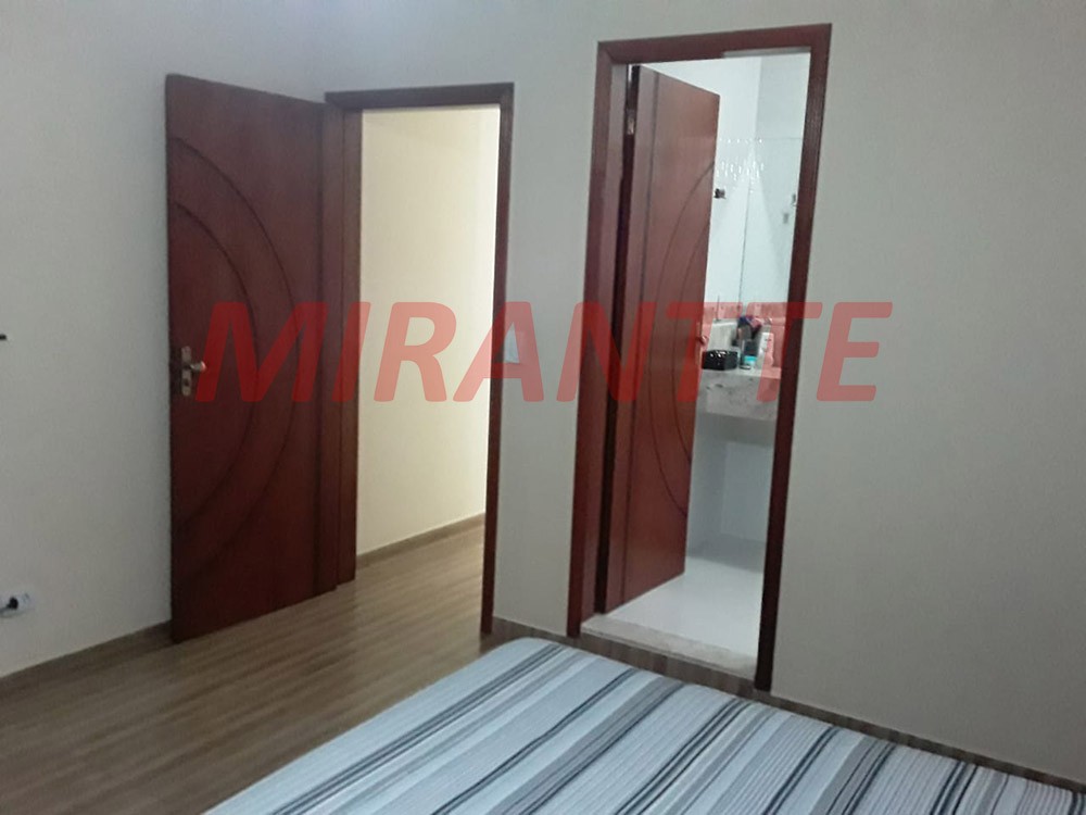 Sobrado de 240m² com 4 quartos em Vila Aurora