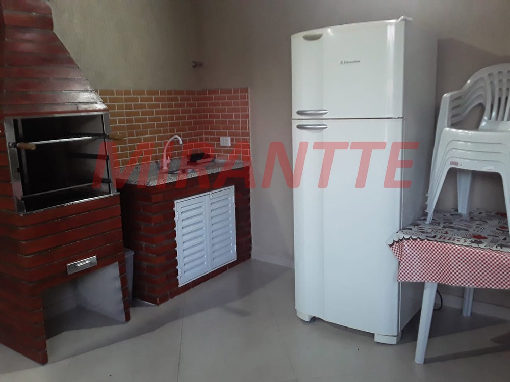 Sobrado de 240m² com 4 quartos em Vila Aurora