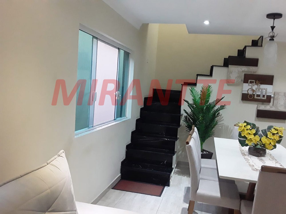 Sobrado de 240m² com 4 quartos em Vila Aurora