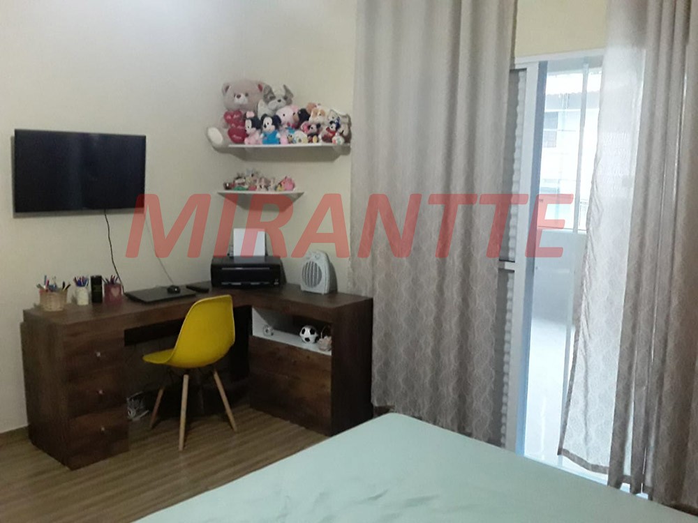 Sobrado de 240m² com 4 quartos em Vila Aurora
