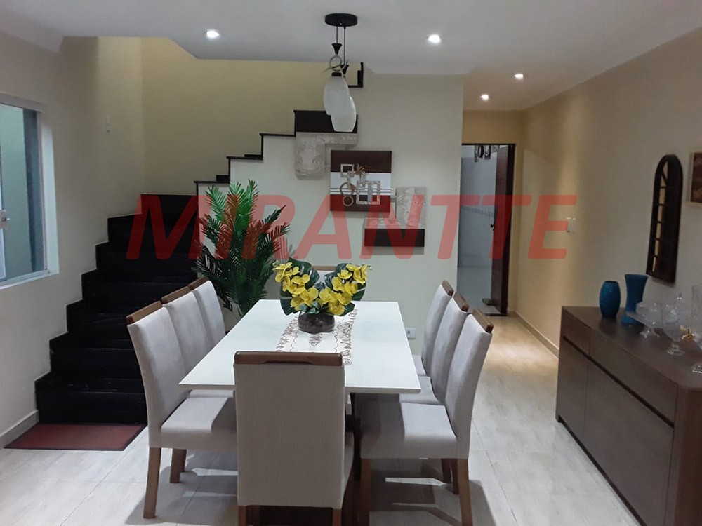 Sobrado de 240m² com 4 quartos em Vila Aurora