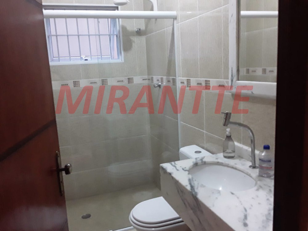 Sobrado de 240m² com 4 quartos em Vila Aurora