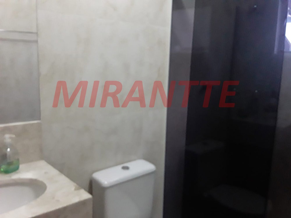 Sobrado de 240m² com 4 quartos em Vila Aurora