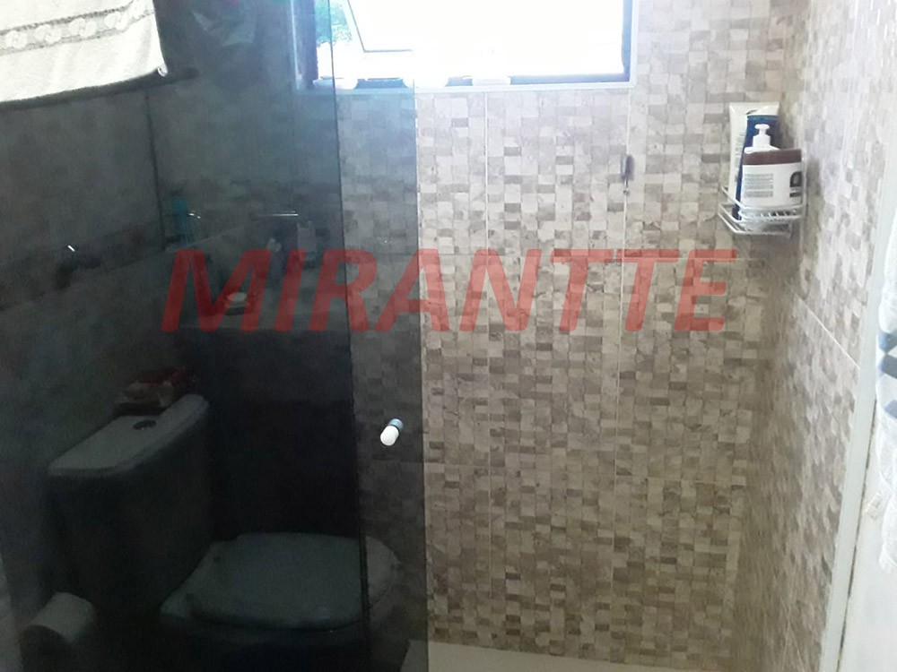 Sobrado de 240m² com 4 quartos em Vila Aurora