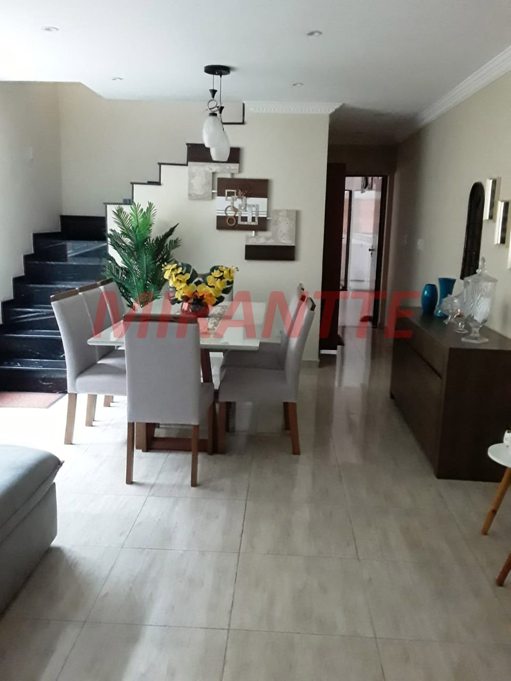 Sobrado de 240m² com 4 quartos em Vila Aurora