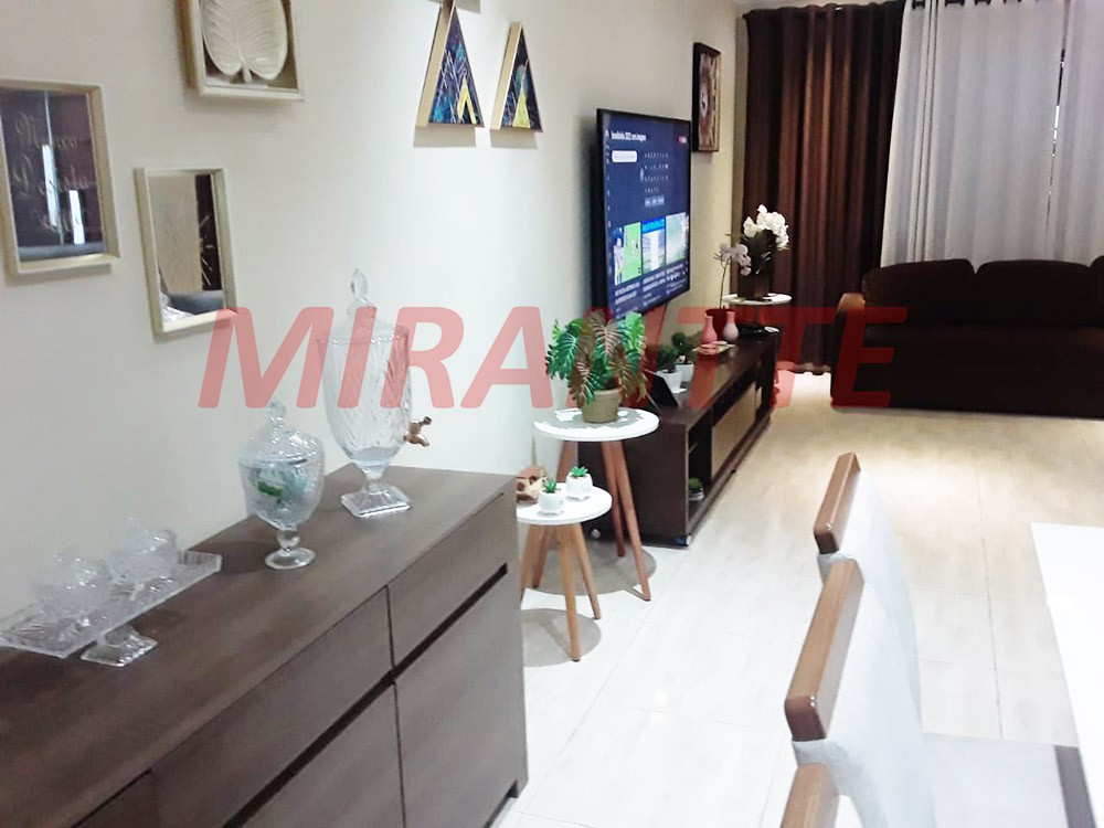 Sobrado de 240m² com 4 quartos em Vila Aurora