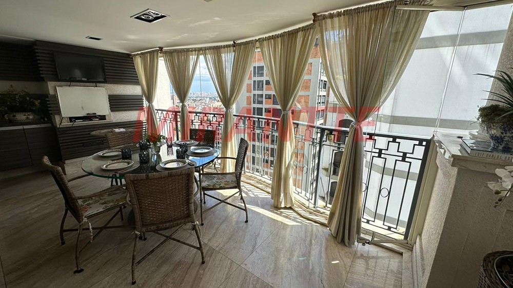 Apartamento de 325m² com 4 quartos em Água Fria