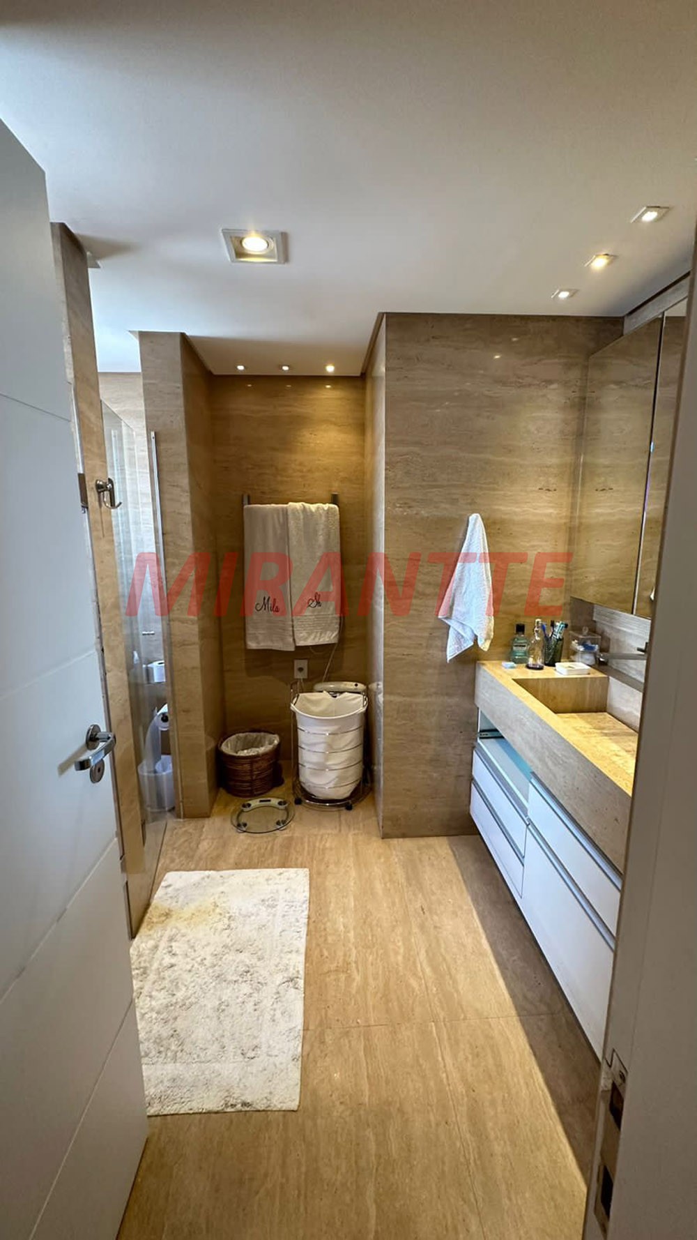 Apartamento de 325m² com 4 quartos em Água Fria
