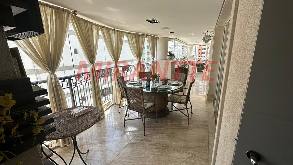 Apartamento de 325m² com 4 quartos em Água Fria