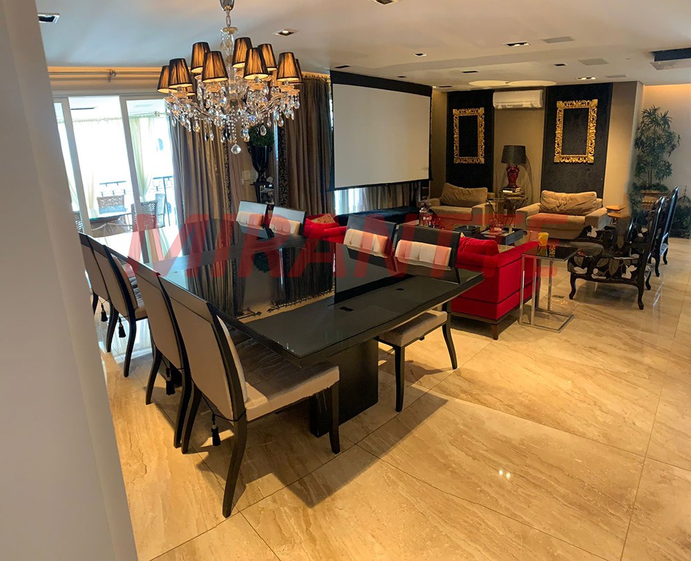 Apartamento de 325m² com 4 quartos em Água Fria