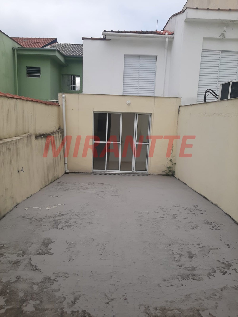 Sobrado de 200m² com 3 quartos em Santana