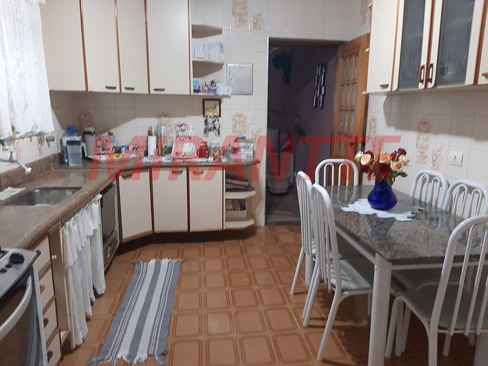 Sobrado de 120m² com 3 quartos em Vila Mazzei