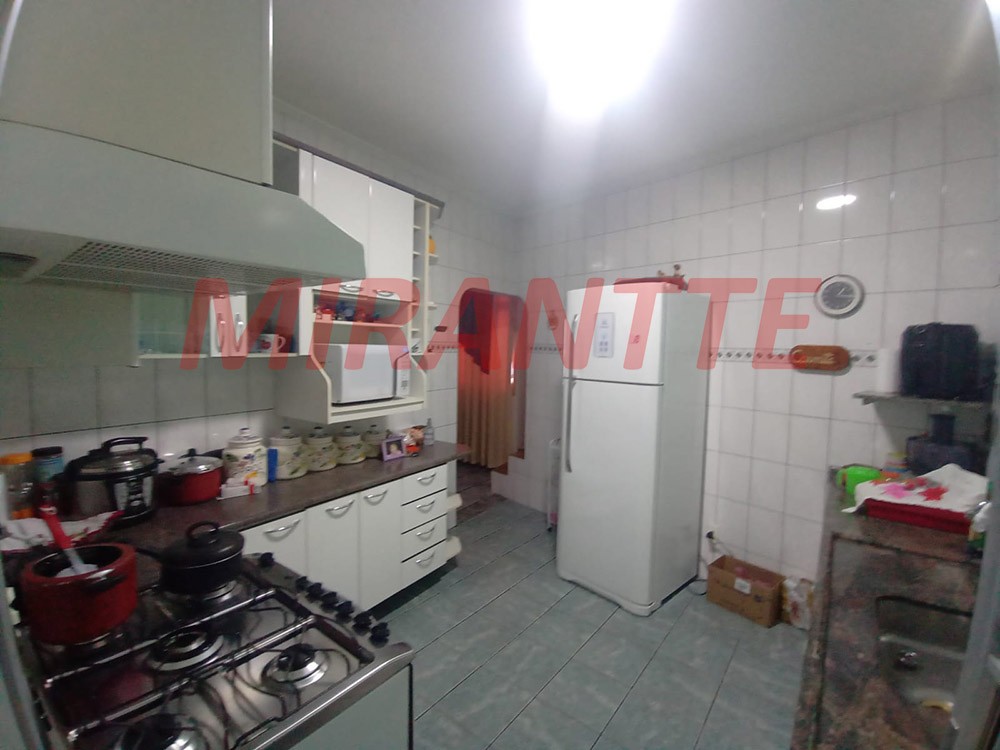 Sobrado de 180m² com 4 quartos em Vila Continental