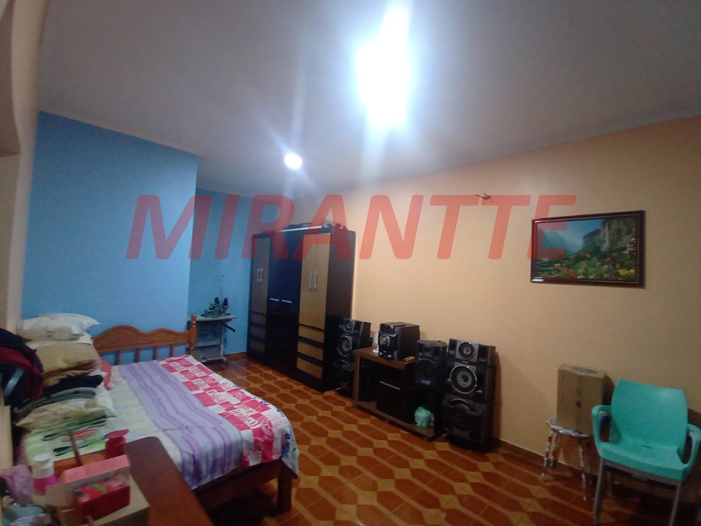 Sobrado de 180m² com 4 quartos em Vila Continental
