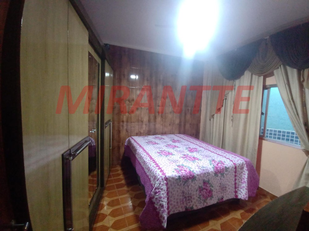 Sobrado de 180m² com 4 quartos em Vila Continental