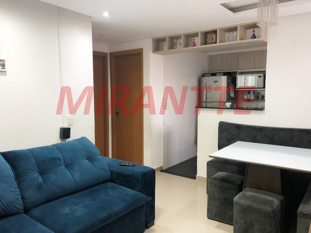 Apartamento de 42m² com 2 quartos em Água Chata