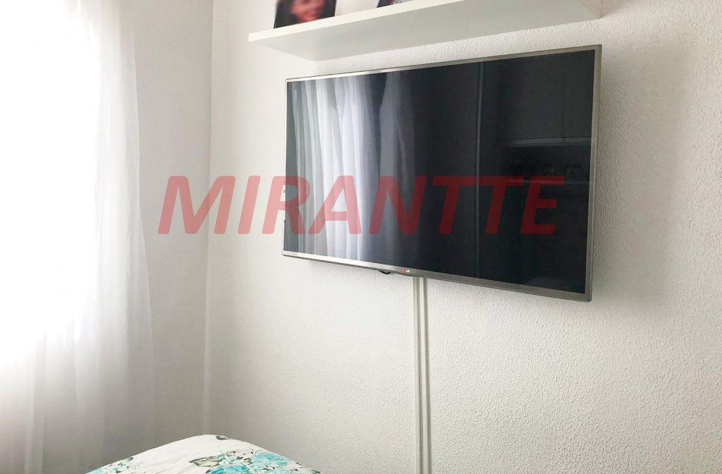 Apartamento de 42m² com 2 quartos em Água Chata