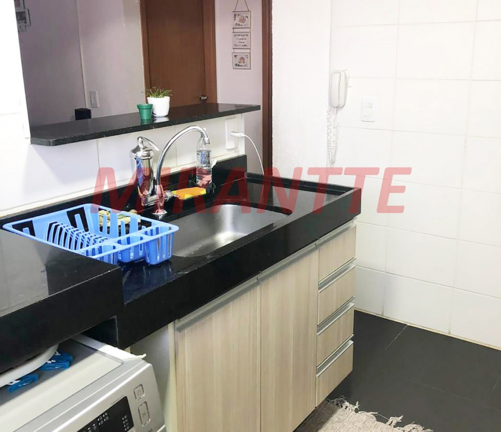 Apartamento de 42m² com 2 quartos em Água Chata