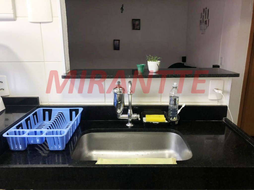 Apartamento de 42m² com 2 quartos em Água Chata