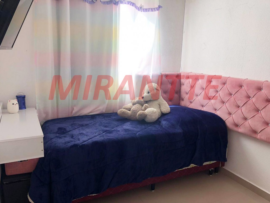 Apartamento de 42m² com 2 quartos em Água Chata