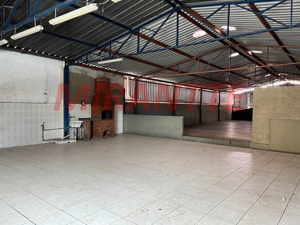 Comercial de 1300m² em Casa Verde