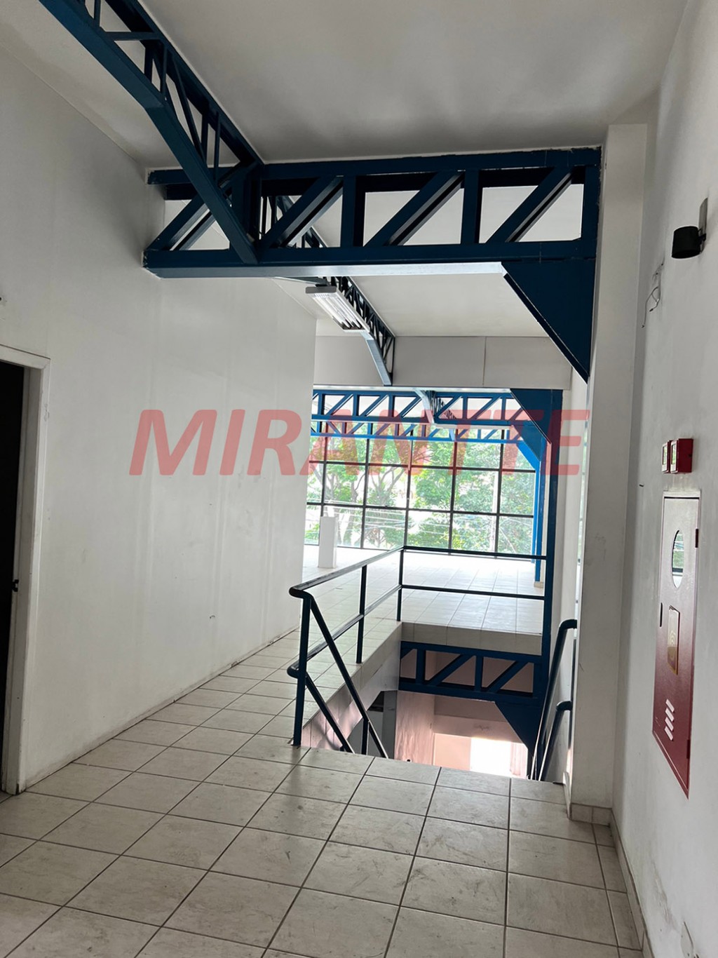 Comercial de 1300m² em Casa Verde