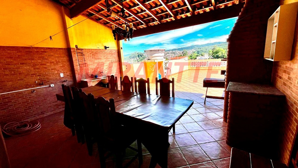 Sobrado de 200m² com 3 quartos em Tremembe