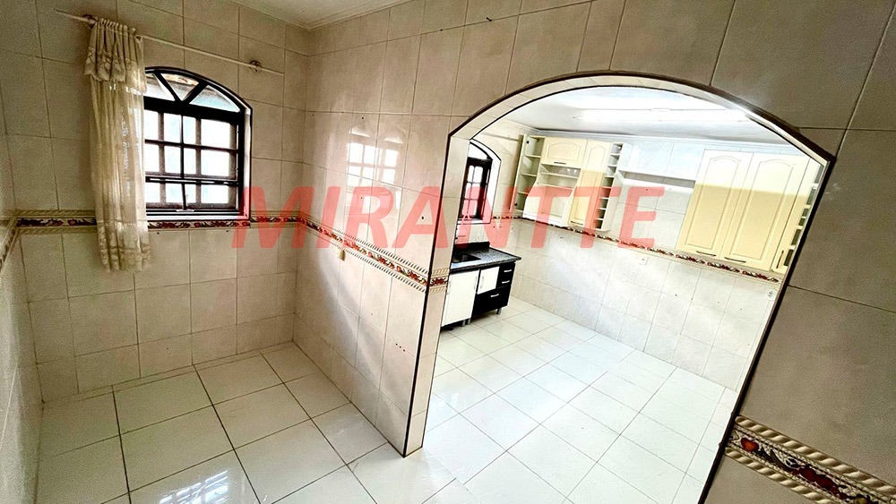 Sobrado de 200m² com 3 quartos em Tremembe