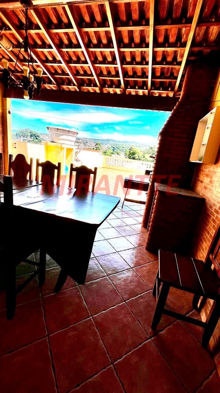 Sobrado de 200m² com 3 quartos em Tremembe