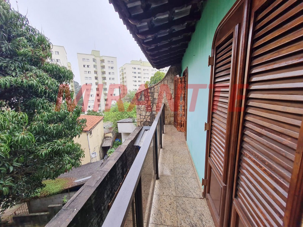 Sobrado com 3 quartos em Vila Tibagi